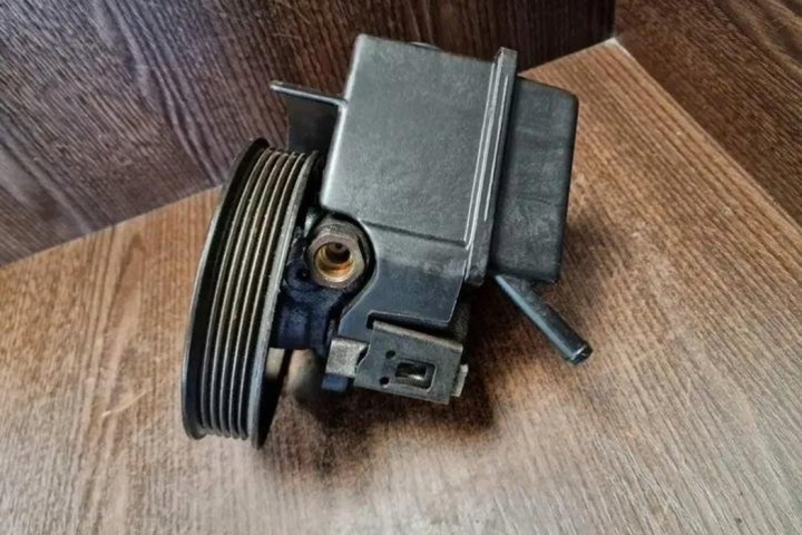 SUPPORT CAOUTCHOUC VOLVO 850 (LS) 3546907 2.46L DIESEL 103KW 1995