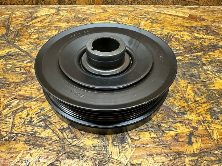 KOLO POULIE ARBRE GIULIA STELVIO 04893573AA 2.0T 04893573AA