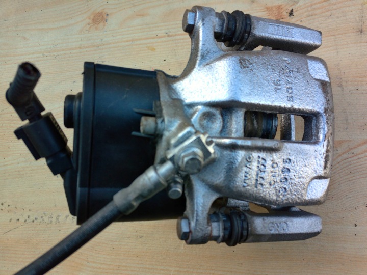 MOTEUR DE FREIN ÉTRIER VW PASSAT B6 B7 TIGUAN SHARAN TRW ORIGINAL TRW EN TRÈS BON ÉTAT