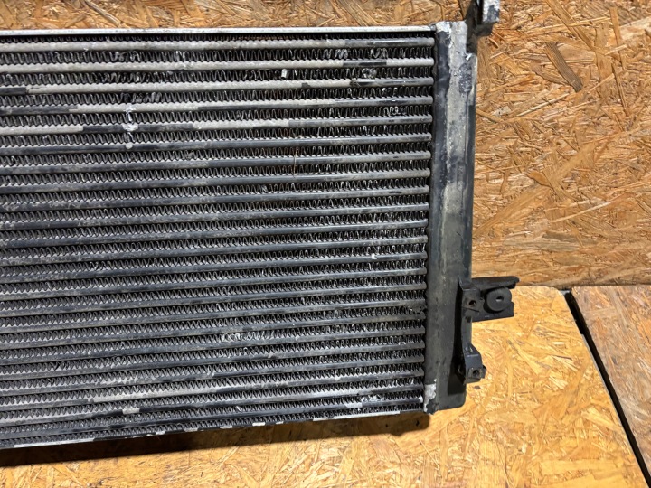 RADIATEUR JEEP GRAND CHEROKEE WJ 2.7 CRD 52079969AB