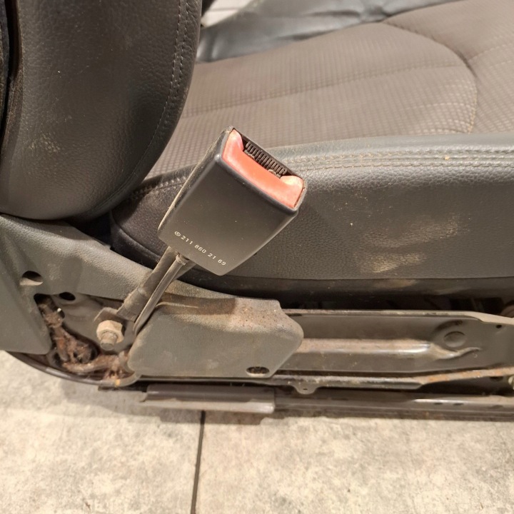 2004 MERCEDES-BENZ E W211 SIÈGE CONDUCTEUR A2118602169