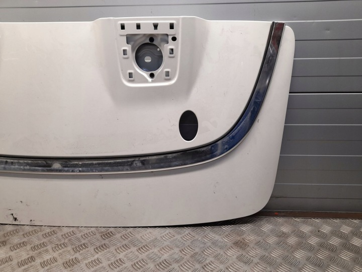 MERCEDES-BENZ E A207 A2077570310 AVEC ARRIÈRE PIÈCE CHÂSSIS