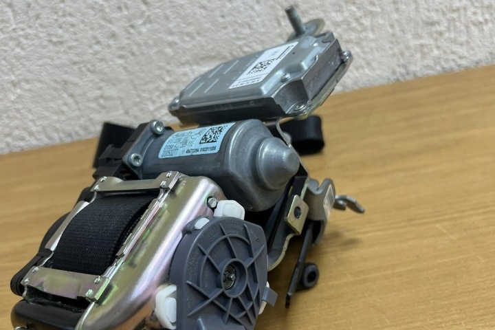 CEINTURE DE SÉCURITÉ AVANT GAUCHE MERCEDES-BENZ E COUPÉ (C207) 615416500 3.0L