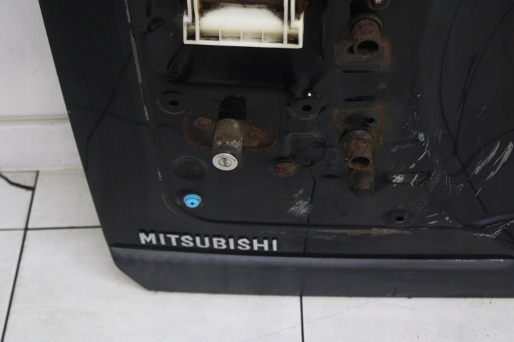 MITSUBISHI PAJERO IV 06R- COUVERCLES DE COFFRE COUVERCLES DE COFFRE ARRIÈRE ARRIÈRE X24B