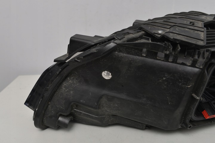 PEUGEOT 308 T10 PHARE AVANT DROITE EUROPE 98516735