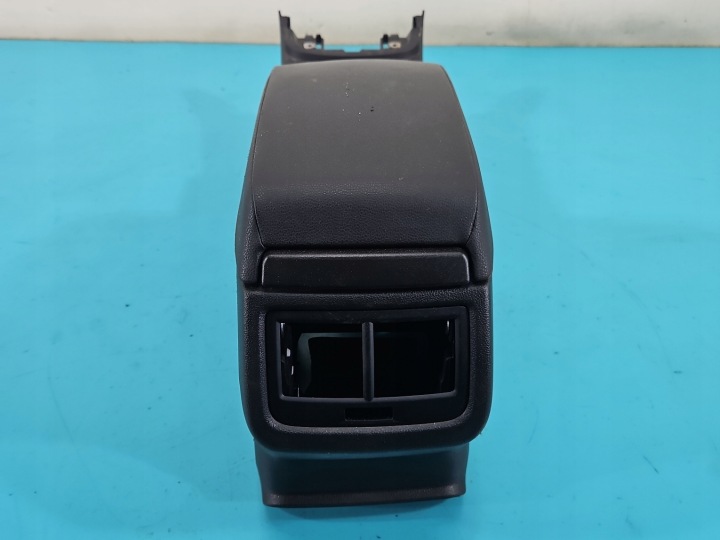 ACCOUDOIR TUNNEL SEAT LEON III 12- 5F0864981A EUROPE