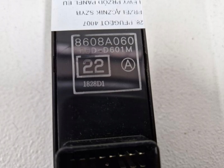 PEUGEOT 4007 COMMUTATEUR PANNEAU BOUTONS VITRE GAUCHE AVANT EUROPE 8608A060