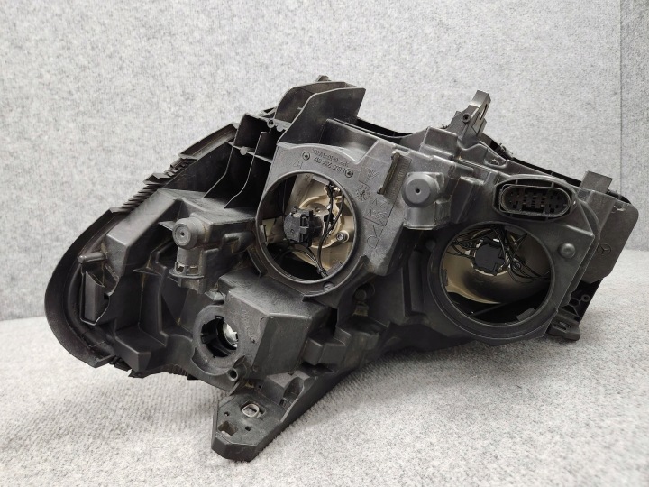 PROJECTEUR PHARE AVANT AVANT DROITE MERCEDES B CLASSE W246 H7 2011-2014