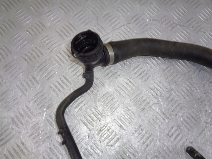FIL TUYAU TUYAU RADIATEUR EAU VW GOLF 7 VII 1.6 TDI 2012- 5Q0122101GG