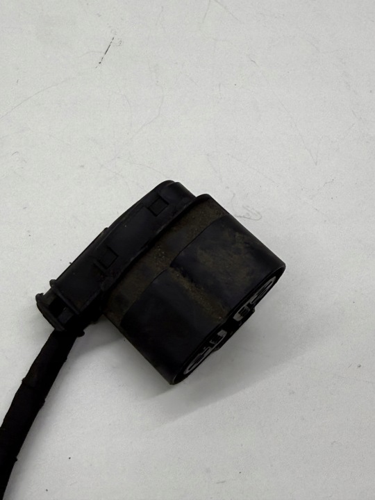 AUDI VOLKSWAGEN SEAT SKODA PUCE PUCE RACCORD FIL 8R0973708