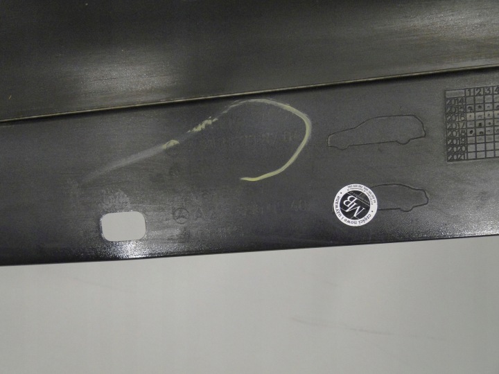 MERCEDES E CLASSE W213 MOULURE SEUIL GAUCHE BONNES CONDITIONS A2136900102 A2136909701