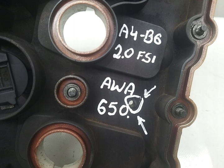 COUVERCLE DE SOUPAPES AUDI A4 B6 PASSAT B5 2.0 FSI AWA 150KM 06D103469E
