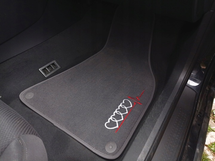 ALFOMBRILLAS DE FELPA PREMIUM PARA AUDI TT 8S (2014-...) COLOR NEGRO + 4 PIEZAS HAFT 