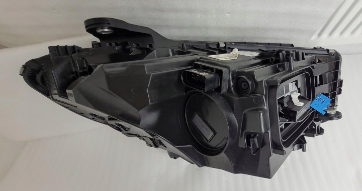 PHARE GAUCHE AVANT MERCEDES C-KLASA W206 2021- A2069062104