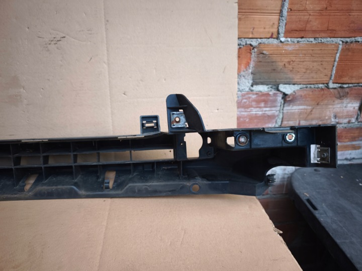 RANGE ROVER EVOQUE L538 2.2 224DT AMORTISSEUR POUTRE GLISSIÈRE PARE-CHOCS AVANT