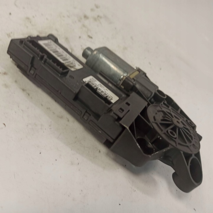 RENAULT MEGANE 3 III PETIT MOTEUR VITRES GAUCHE AVANT 807310004R