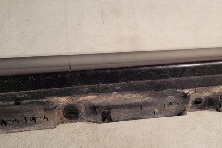 NADKLADKA SEUIL GAUCHE BMW 5 (F10) 7237081 2.0L DIESEL 135KW 2011