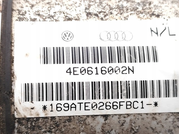 AUDI A8 AMORTISSEUR SUSPENSION PNEUMATIQUE ESSIEUX ARRIÈRE 3.0 TDI QUATTRO