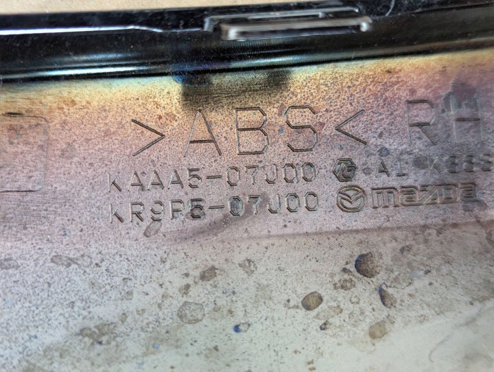 MAZDA CX-60 CX60 2022-2025 MOULURE CALANDRE DANS CALANDRE DROITE KR9P5-07J00