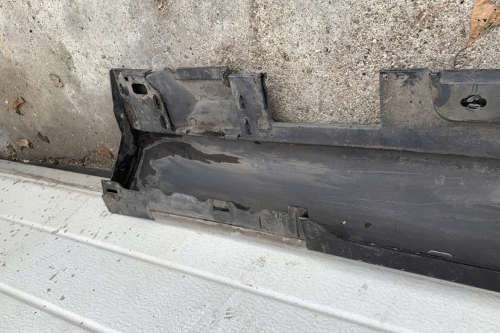 NADKLADKA SEUIL GAUCHE MERCEDES-BENZ E T-MODEL (S213) A2136900940 2.0L