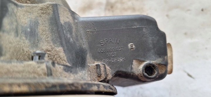 CLAPET GOULOTTE DE REMPLISSAGE CARBURANTS VW POLO 05- CODE LAK LB9A 6Q6809857E