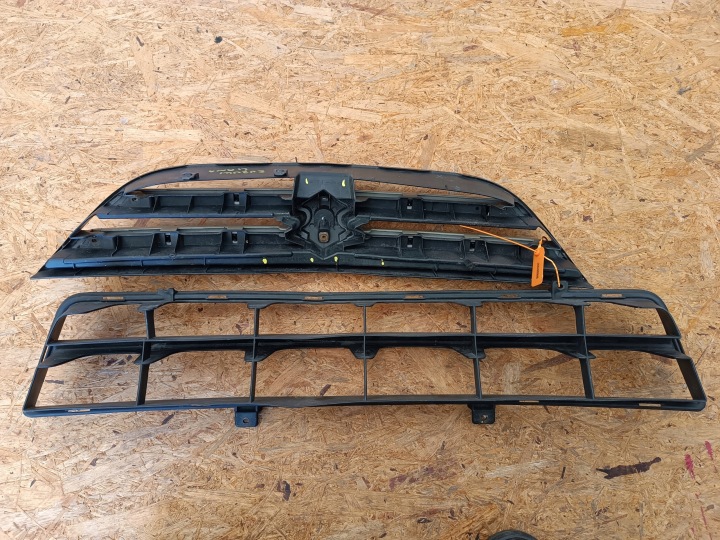 GRILLE GRILLE CALANDRE PARE-CHOCS AVANT 72111-54GB0 SUZUKI LIANA LIFT 2003-