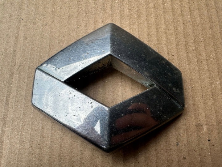 RENAULT MEGANE I LOGO INSIGNE EMBLÈME 824625