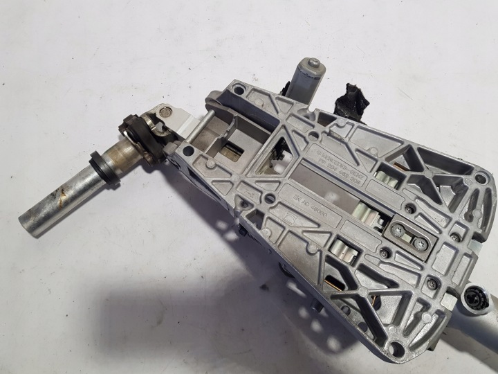 MERCEDES W204 COLONNE DIRECTION A2304620420 A2044600425