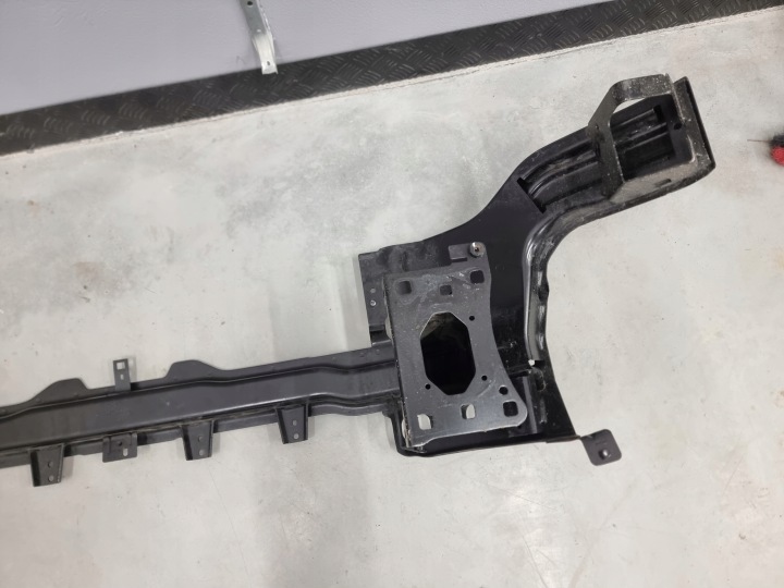 VW TIGUAN III SKODA KODIAQ II AUDI Q3 2024- POUTRE PARE-CHOCS AVANT