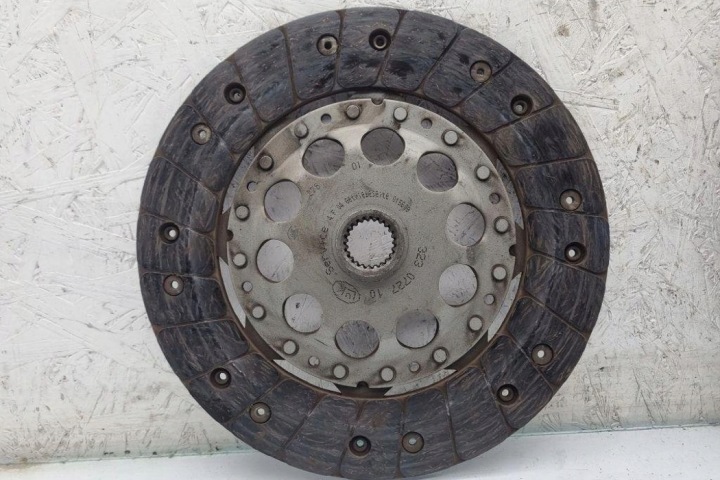ENSEMBLE ADHÉRENCE AUDI A4 AVANT (8ED, B7) 323072710 1.9L DIESEL 2003