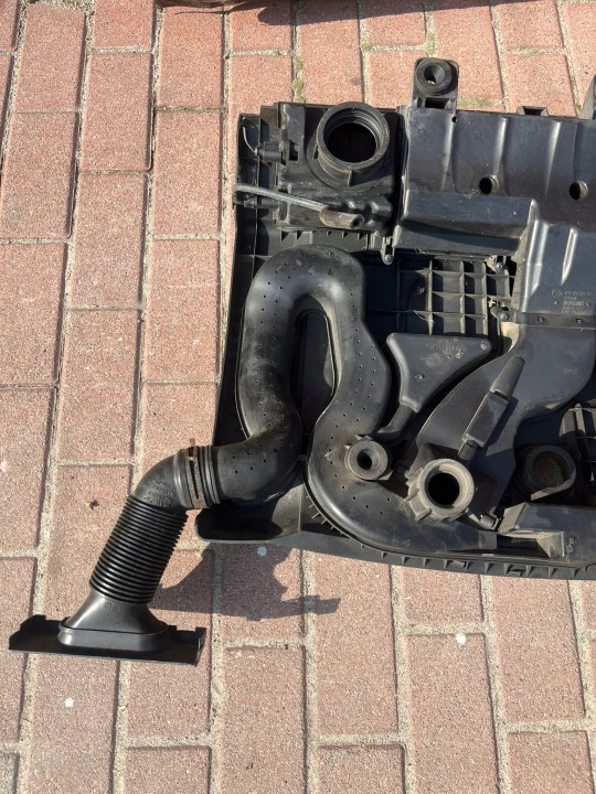 CHÂSSIS FILTRE AIR AUDI A3 8P 1.6 03C129607P