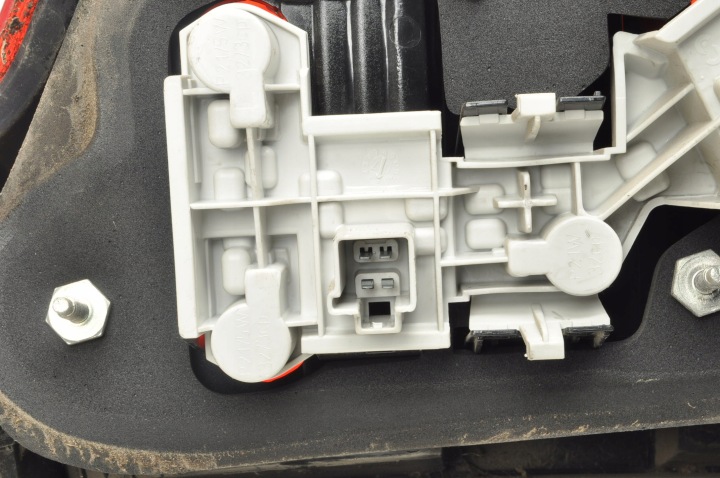 VOLVO V50 PHARE GAUCHE ARRIÈRE GAUCHE ARRIÈRE EUROPE UNIVERSEL 30698918