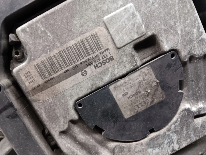 AUDI A4 S4 B8 8K 8K0807113D RADIATEURS EAU