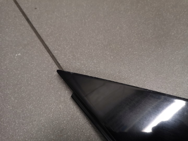 TRIANGLE MOULURE DROITE AUDI A4 B6 BERLINE 8E5853274D