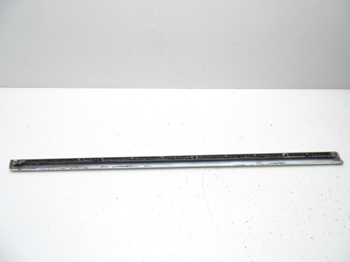 MOULURE PORTES DROITE DROIT AVANT VW PASSAT B7 LB9A BERLINE 3AA854940A