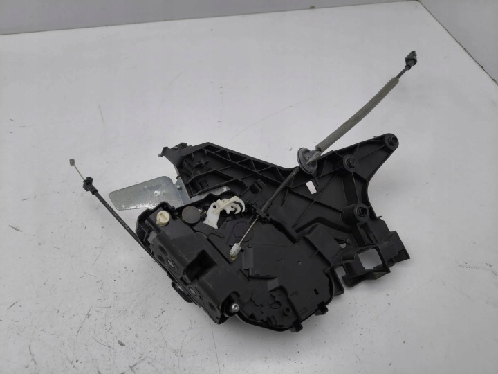 VOLVO V70 SERRURE DE PORTE ARRIÈRE 2008 31253920