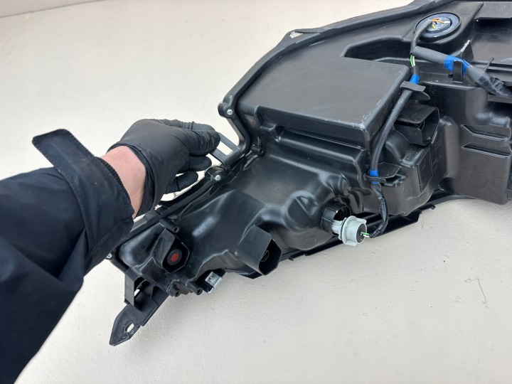 TOYOTA C-HR CHR LIFT 19R- PHARE GAUCHE AVANT GAUCHE AVANT 81150-F4180