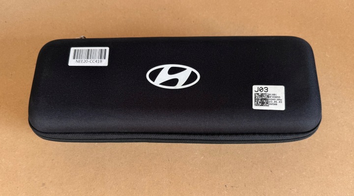 HYUNDAI ZUPELNIE NEUF ADAPTATEUR LADOWANIA V2L CONVERTISSEUR 230V ORIGINAL