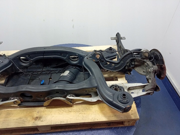 MERCEDES B CLASSE W246 1.5 CDI 109KM POUTRE SUSPENSIONS ARRIÈRE A2463510401