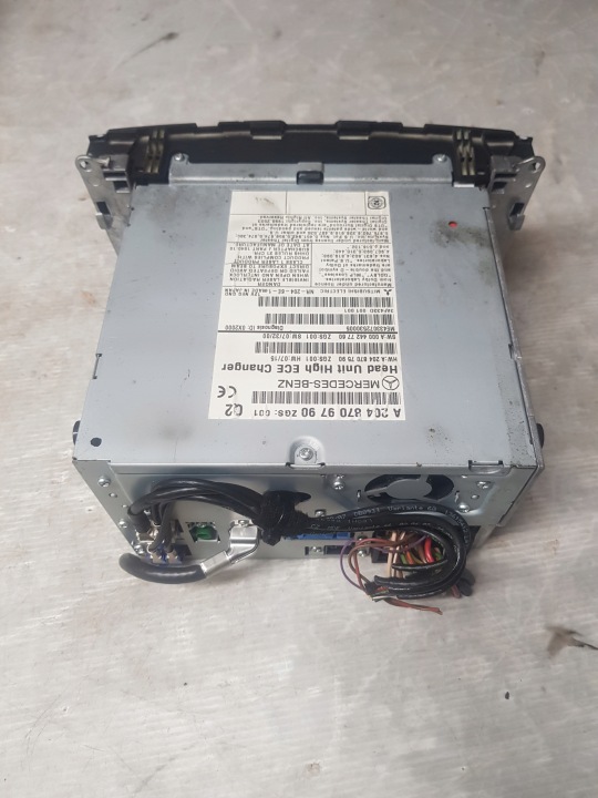 MERCEDES W204 RADIO NAVIGATION COMAND A2048709790