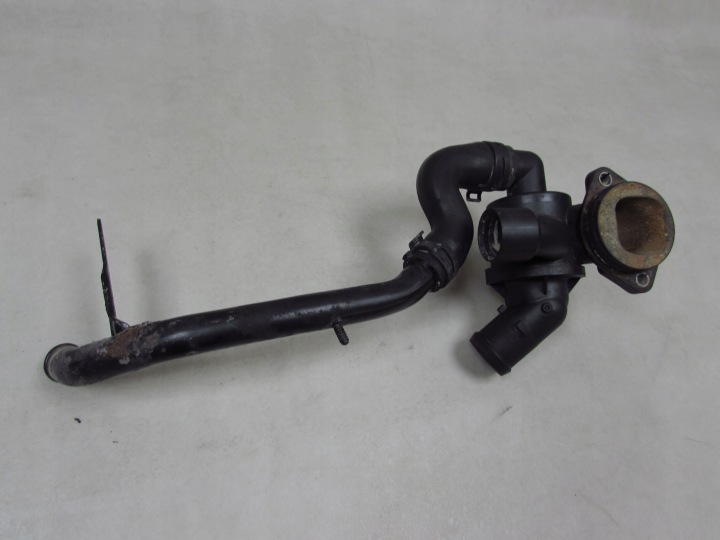 VW PASSAT B7 AUDI 2.0 TDI TUYAU FIL TUBES EAU CHÂSSIS THERMOSTAT