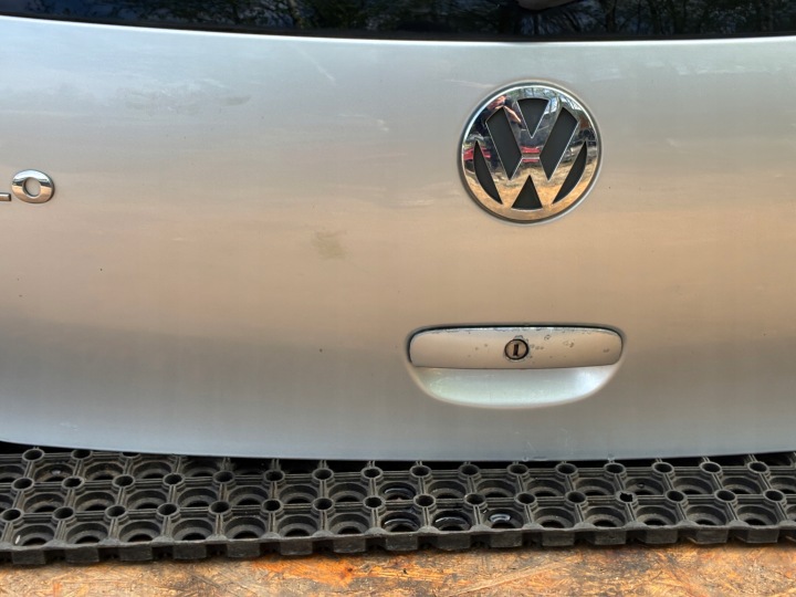 VW POLO 9N LA7W CODE LAK. COUVERCLES DE COFFRE COUVERCLES DE COFFRE COUVERCLES DE COFFRE ARRIÈRE ENSEMBLE