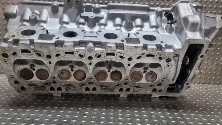 CULASSE MOTEUR GAUCHE 5-8 7586182 BMW X5M E70 X6M E71 4.4 5.0I S63B44A