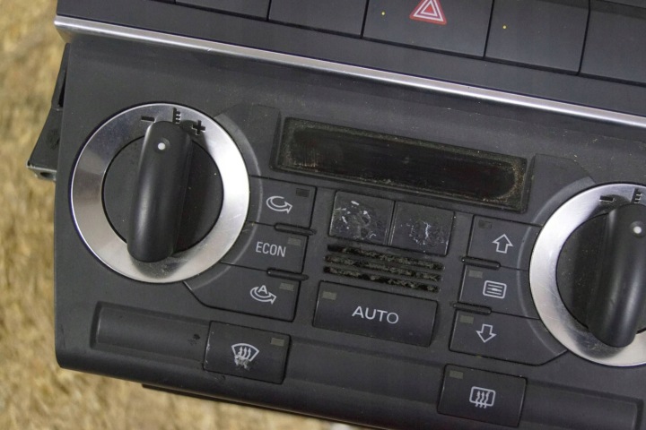 AUDI A3 8P RADIO NAVI PANNEAU CLIMATISATION CONDUIT D'AIR CHÂSSIS CODE 8P0035192D