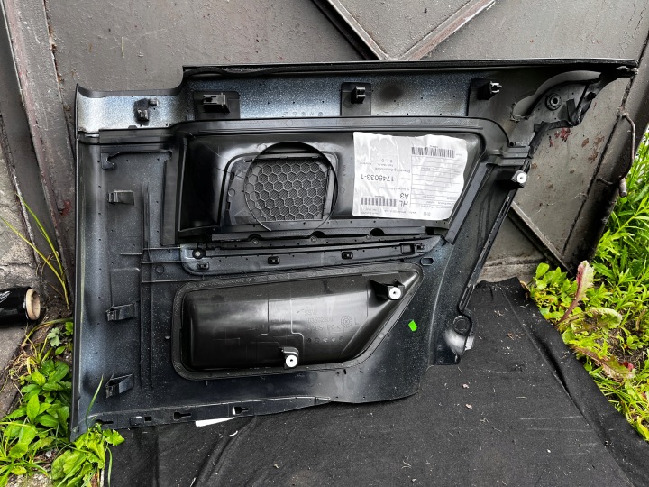 24 AUDI A3 8P 3D COLLECTEUR GARNITURE COUVERCLES DE COFFRE GAUCHE 8P3867035A