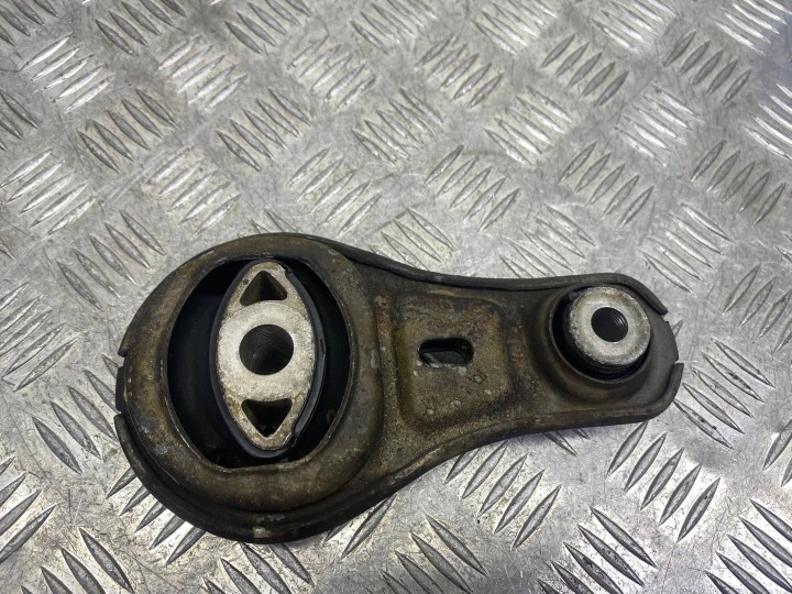 POIGNÉE COUSSIN FIXATION MOTEUR MERCEDES VITO III W447 A4472400110