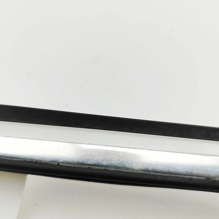 MOULURE SUPÉRIEURE AVANT DROITS PORTES VW PASSAT VARIANT B8 (3G5) 3G0837432M