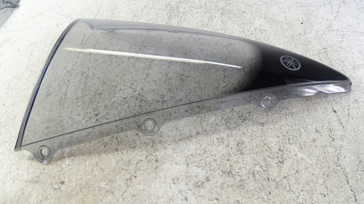 P677 YAMAHA YZF R1 RN09 VITRE DÉFLECTEUR D'AIR PROTECTION ORIGINAL