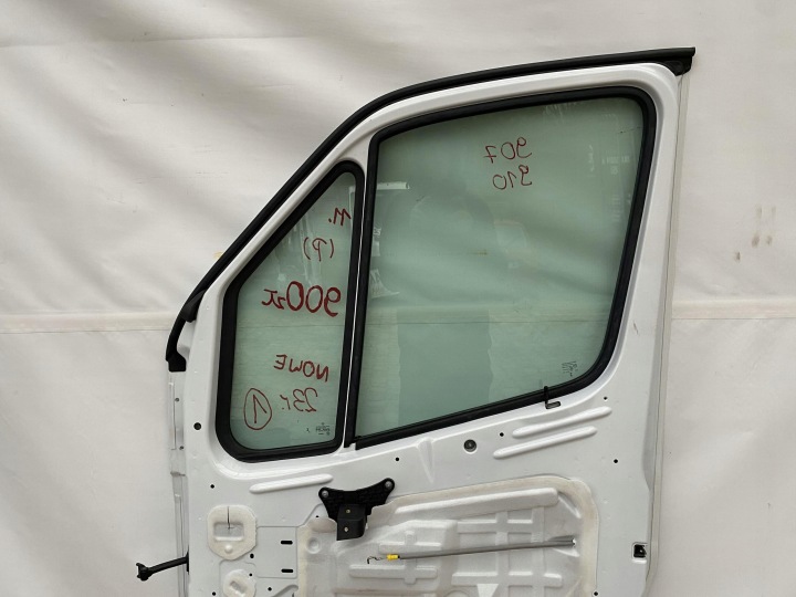 SPRINTER 907 910 PORTES AVANT GAUCHE BLANC COULEUR BLANC ARCTIC WHITE 9147