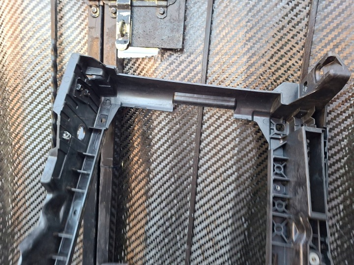 SUPPORT PANNEAU AVANT PEUGEOT 208 II 9863392280
